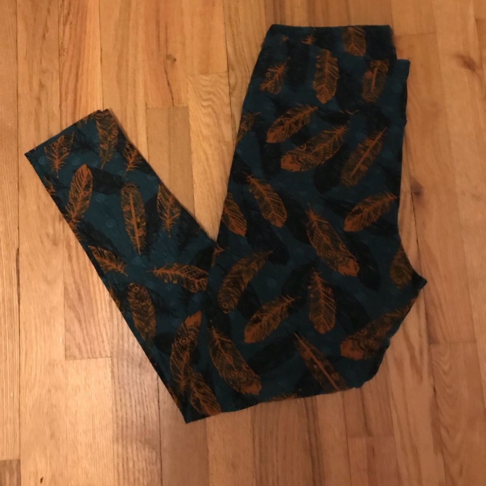 EUC LuLaRoe Leggings - Tall & Curvy